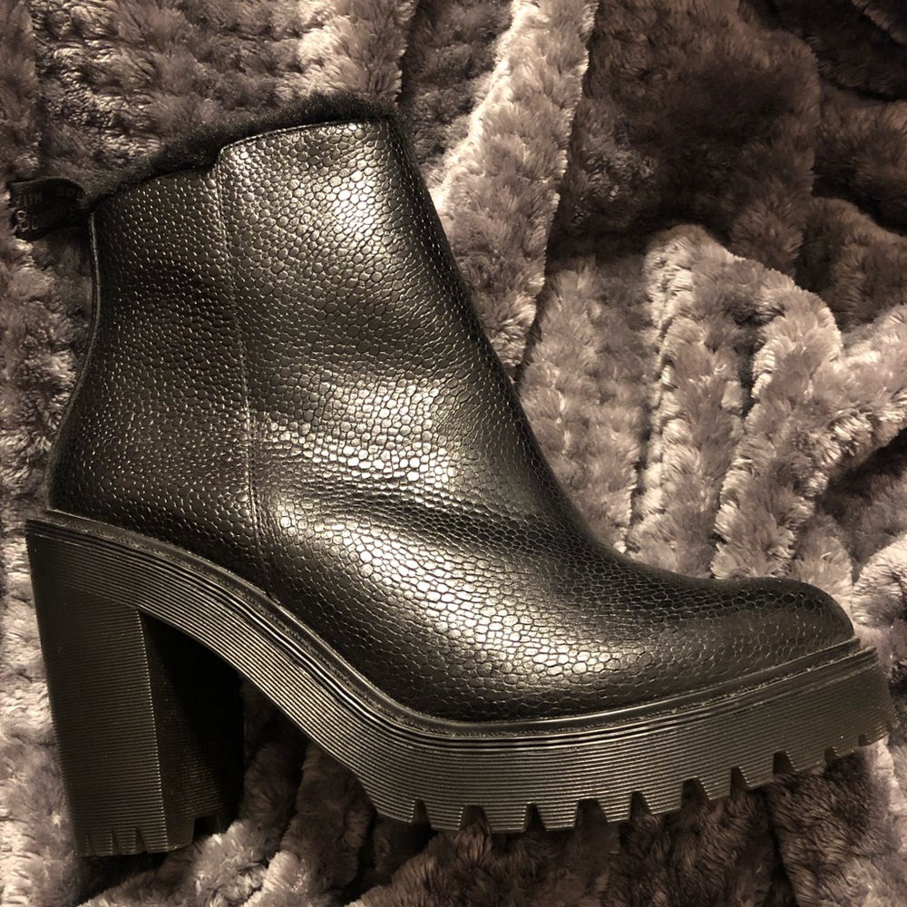 Black Dr. Marten heeled boots UK 6 US 8